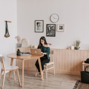 a women looking for a new apartment